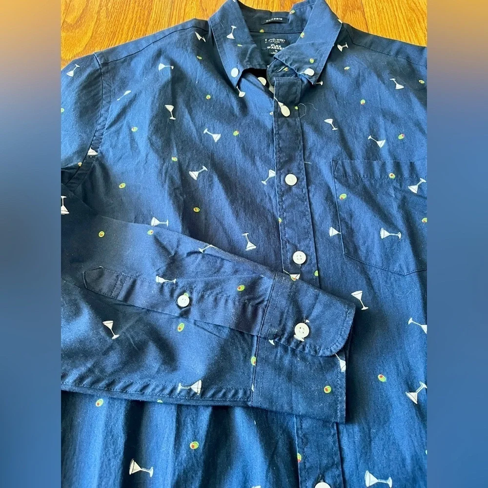 J. Crew Flex wash navy button down. mens small martini glass olives cocktail
